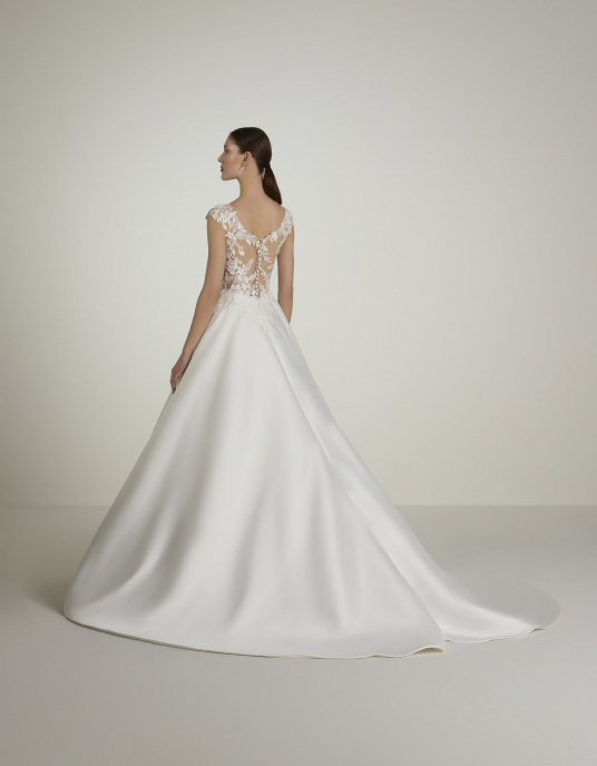 Saint Patrick Robe Robes de mariées Saint Patrick ALIAH : Cette robe allie chiffon, tulle ...