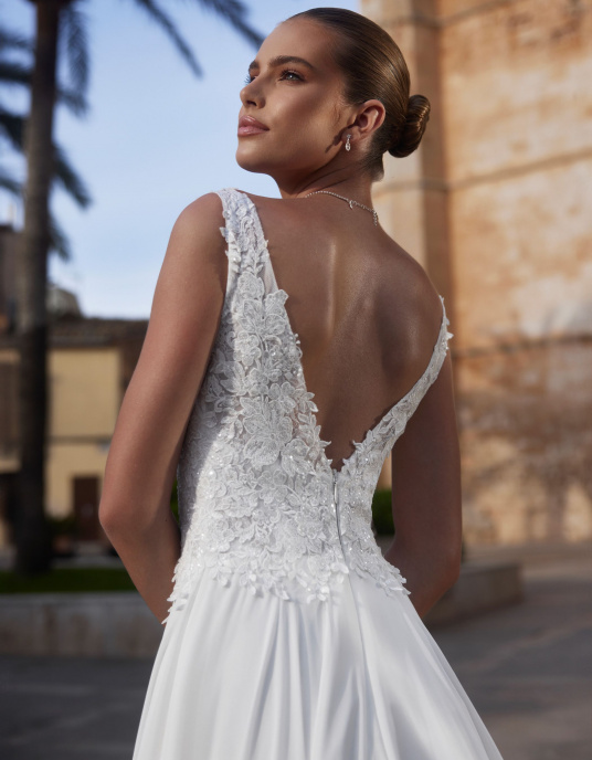Robes de mariées  Bianco Evento CAMELIA 