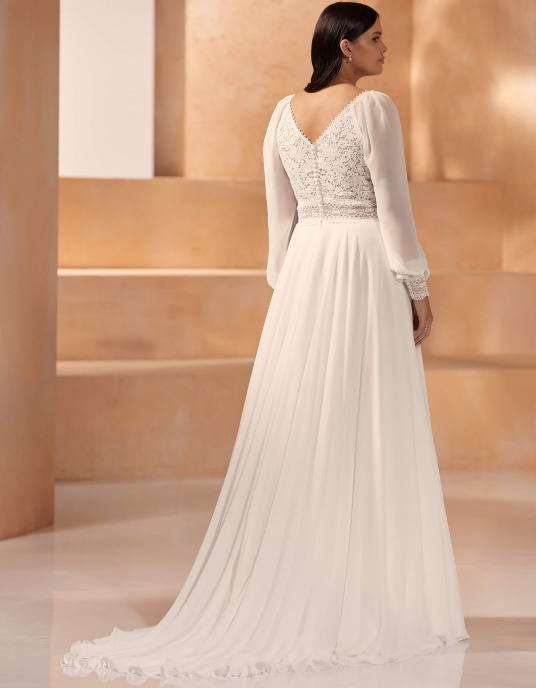 Robes de mariées  BIANCO EVENTO URSULA - Robe de mariée coupe A en mousseline et dentelle délicate 