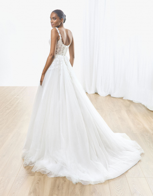 Robes de mariées  White one CELSO 