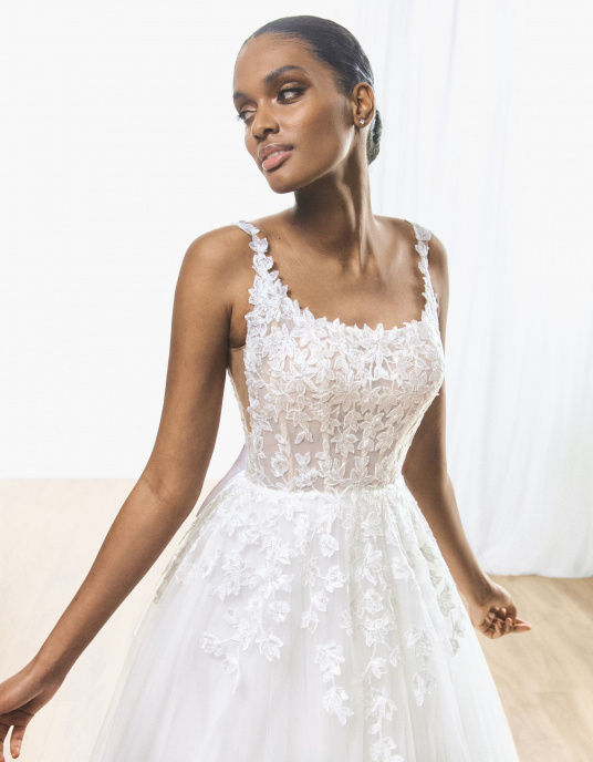 Robes de mariées  White one CELSO 