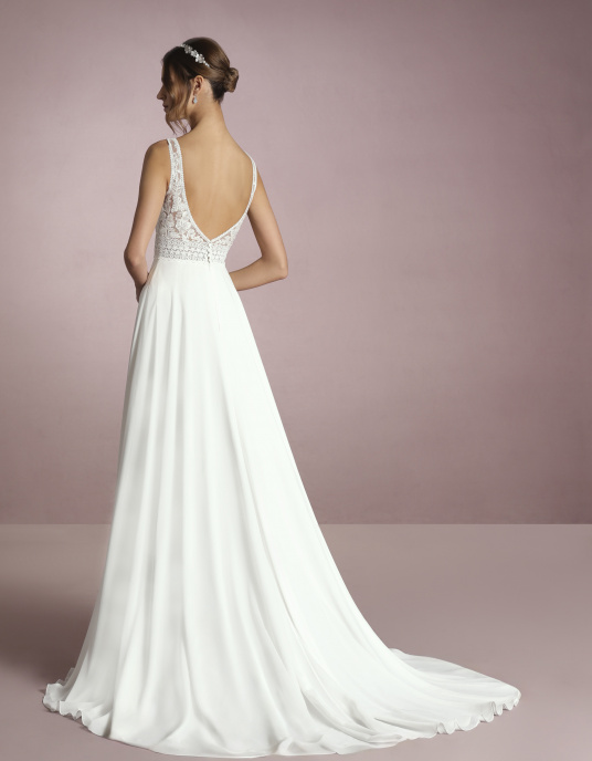 Robes de mariées  White one KUKI 