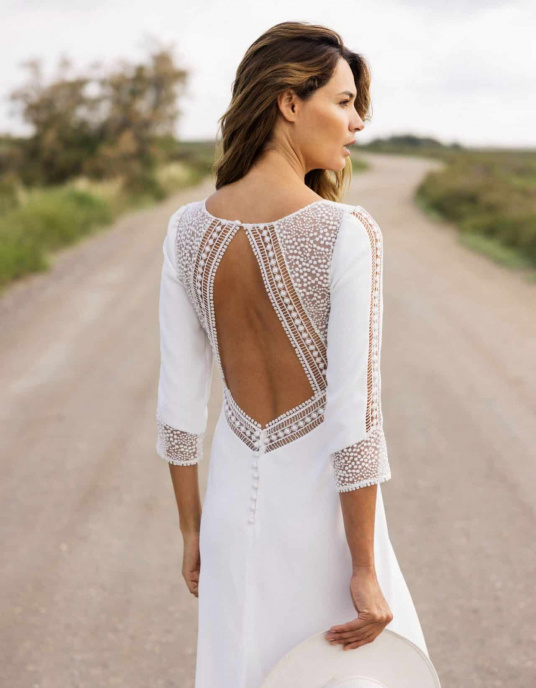 Robes de mariées  Lambert Creation EPERON 